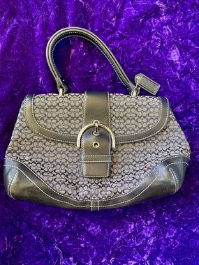 Coach 2004 Vintage Soho Black Signature C Jacquard Canvas & Leather Buckle Bag